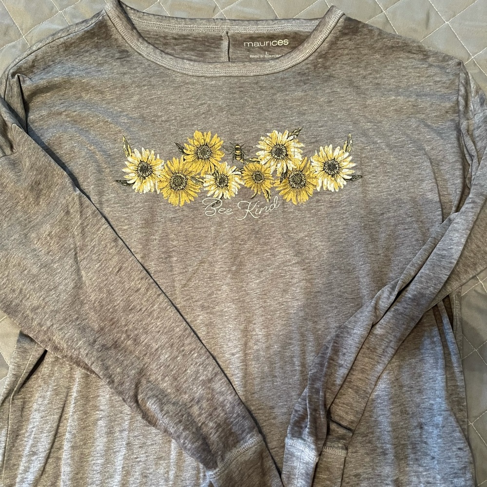 Maurice’s nwot, be nice l/s tee, large